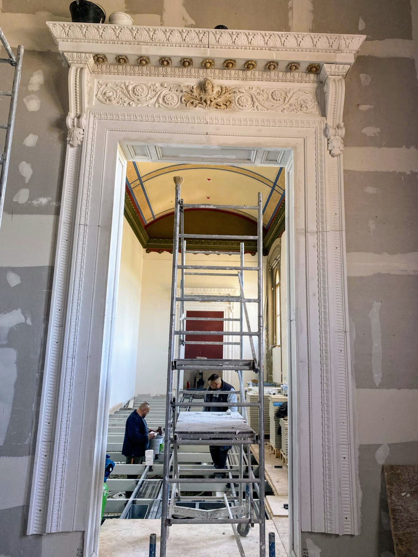 Egyedi gipsz díszítő elemek gyártása-helyezése